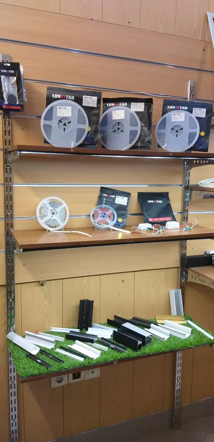 فروش انواع ملزومات لاینر|لامپ و چراغ|قم, ژاندارمها|دیوار