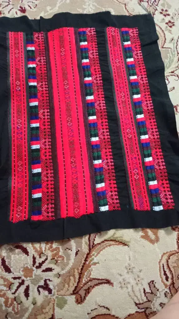 زیاستین|لباس|حمیدیا, |دیوار