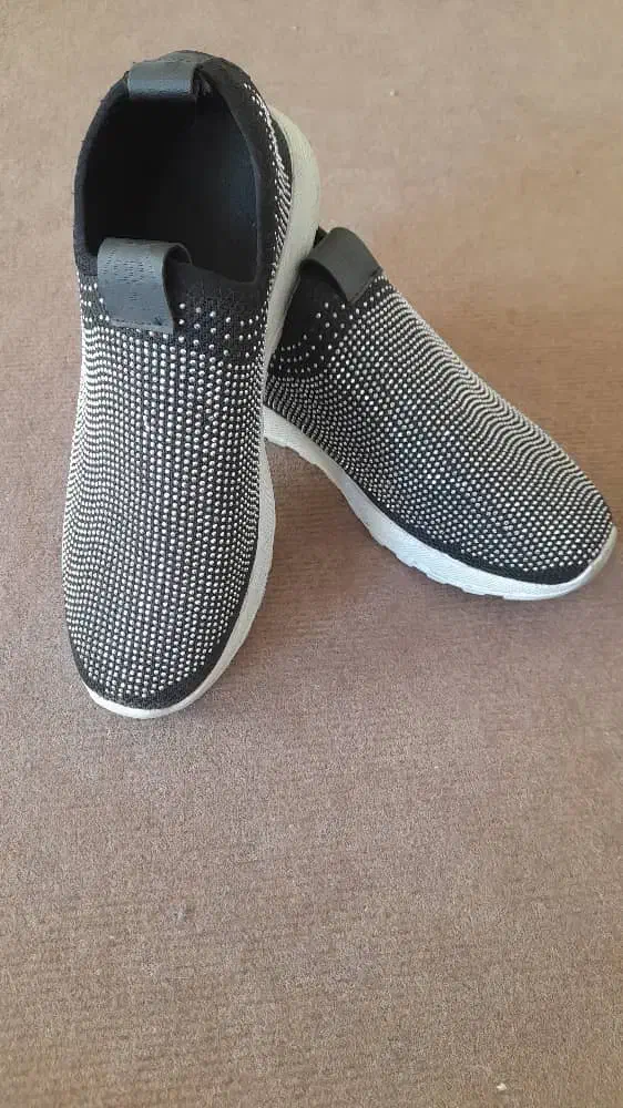 کفش کتانی نگین دار|کیف، کفش، کمربند|قم, هنرستان|دیوار