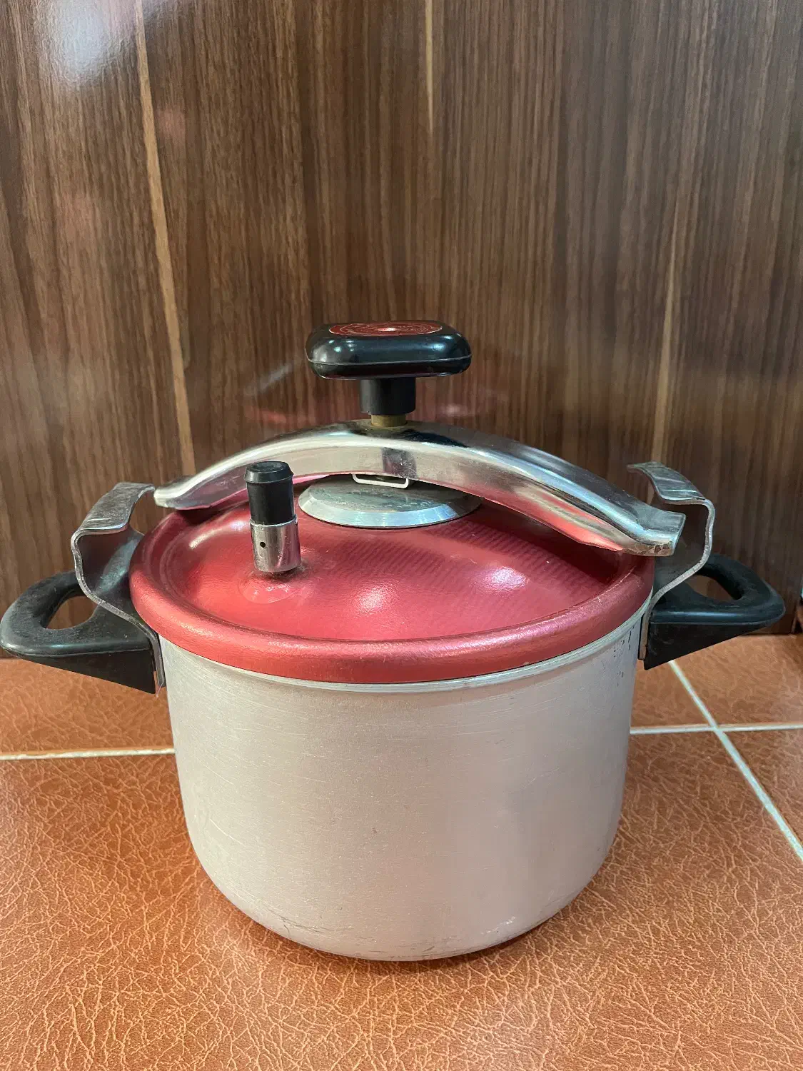 زودپز|ظروف پختوپز|پرهسر, |دیوار