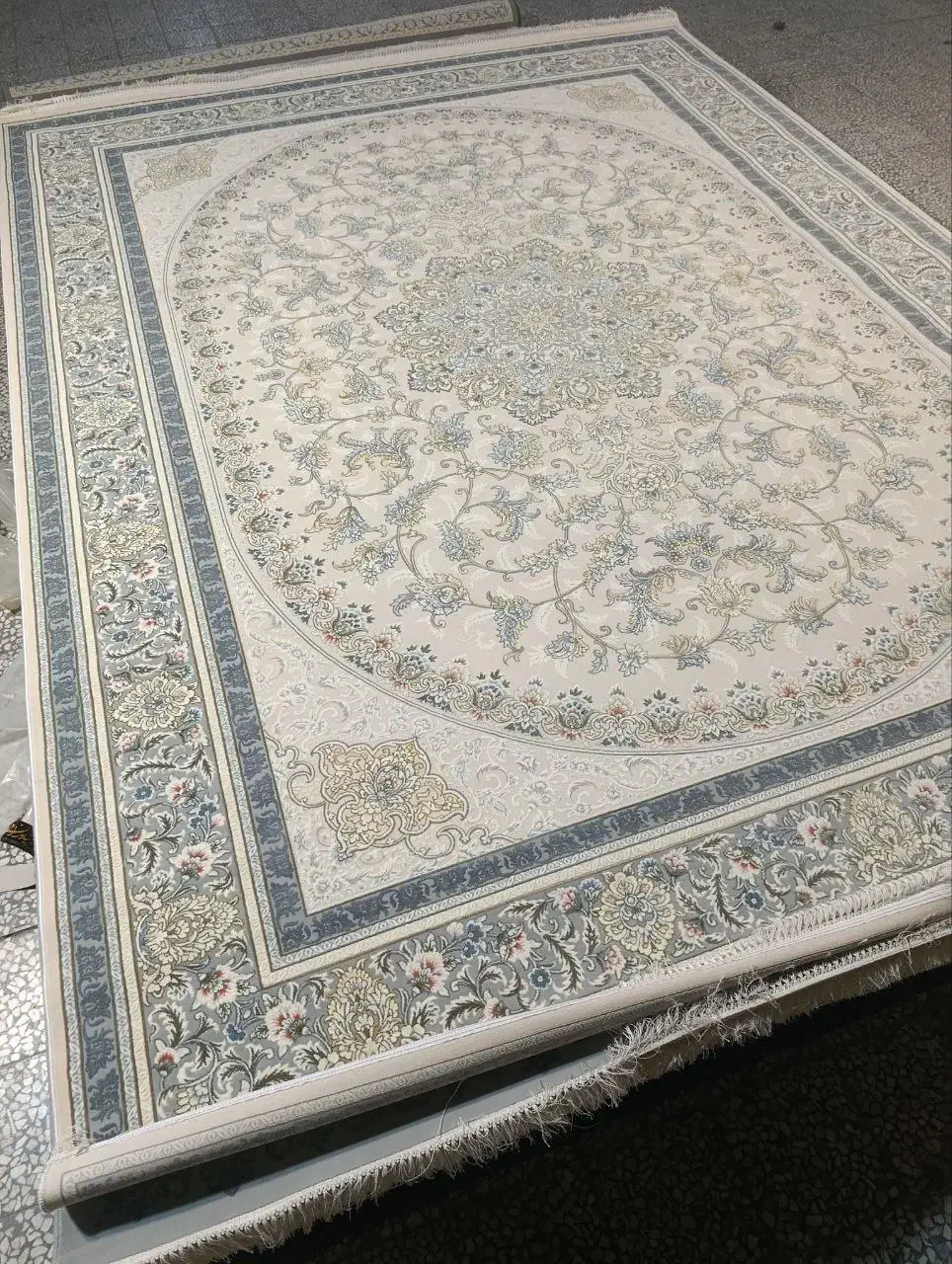 فرش ۱۲ متری ۱۲۰۰ شانه تعداد محدود در ایذه|فرش|ایذه, |دیوار