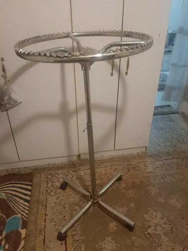 رگال چرخشی|بندرخت و رخت‌آویز|فولادشهر, مسکن مهر فولادشهر|دیوار