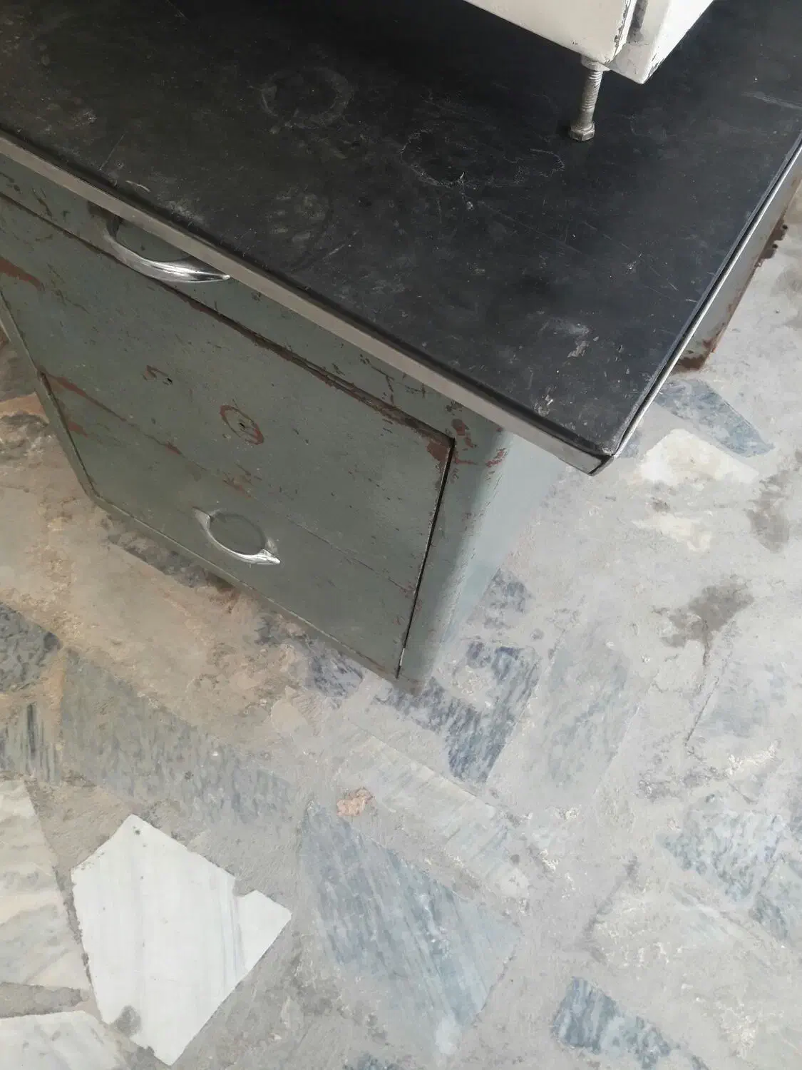 میز|میز تحریر و کامپیوتر|اشترینان, |دیوار