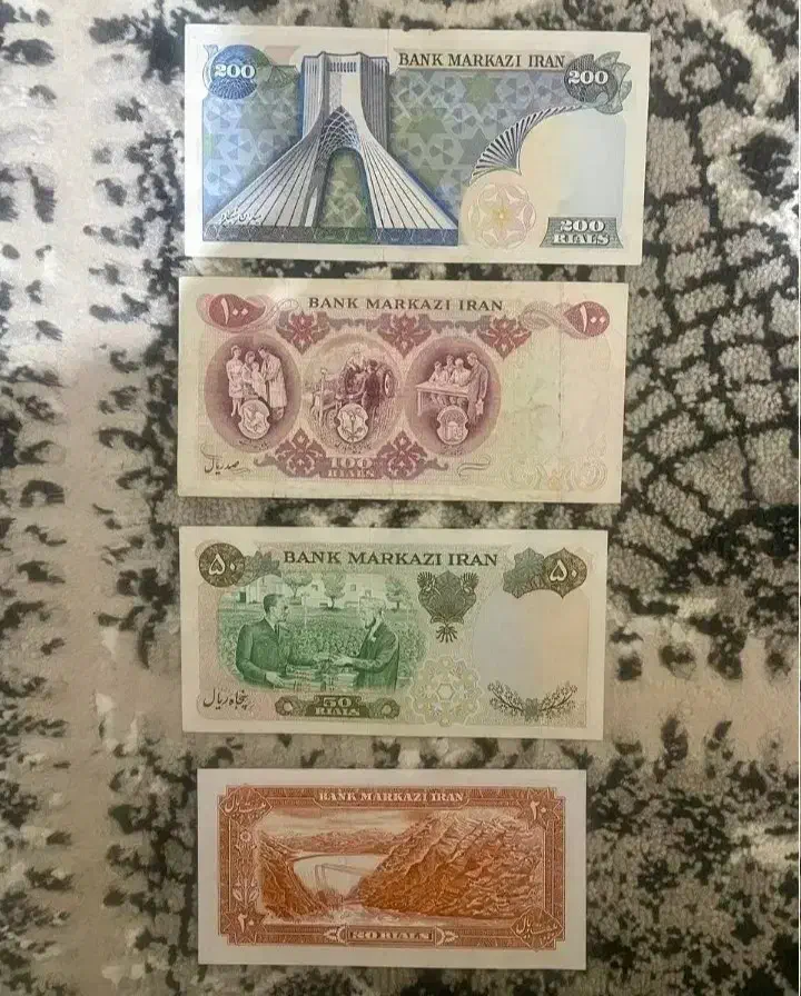 چهار برگ اسکناس و ست جعبه سکه آبطلا خورده|کلکسیون سکه، تمبر، اسکناس|لاهیجان, کوی خزر|دیوار