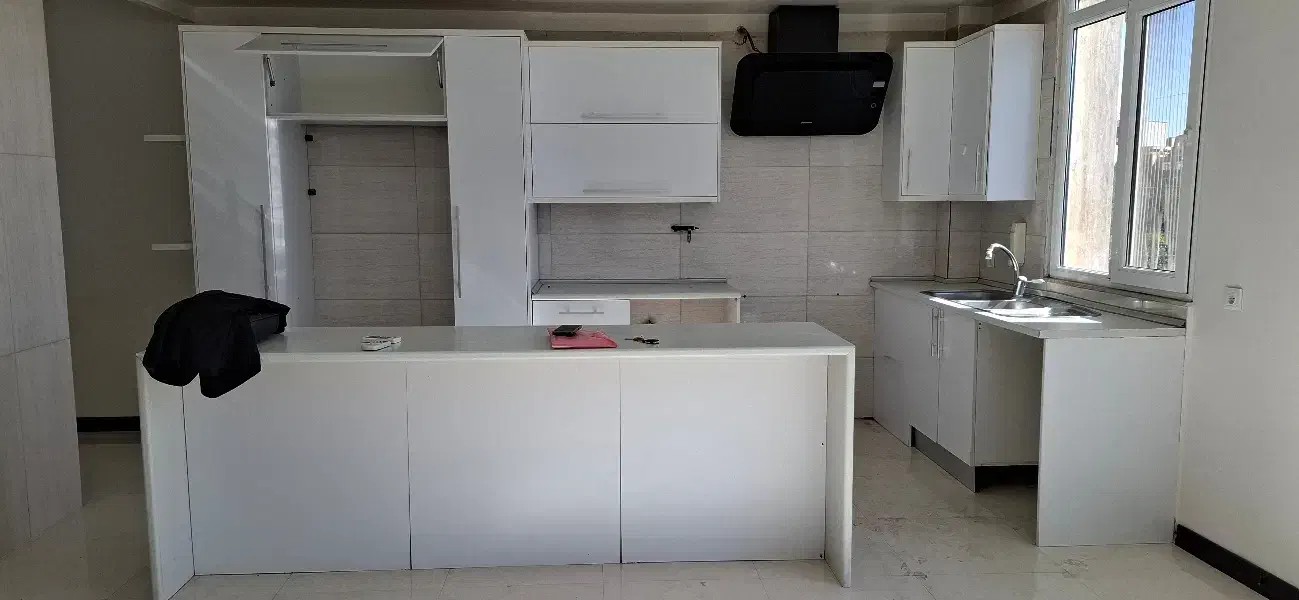 فروش فوری کابینت، هود و سینک سالم با قیمت مناسب|آب‌چکان و نظم‌دهنده ظروف|تهران, مینی‌سیتی (شهرک نفت)|دیوار