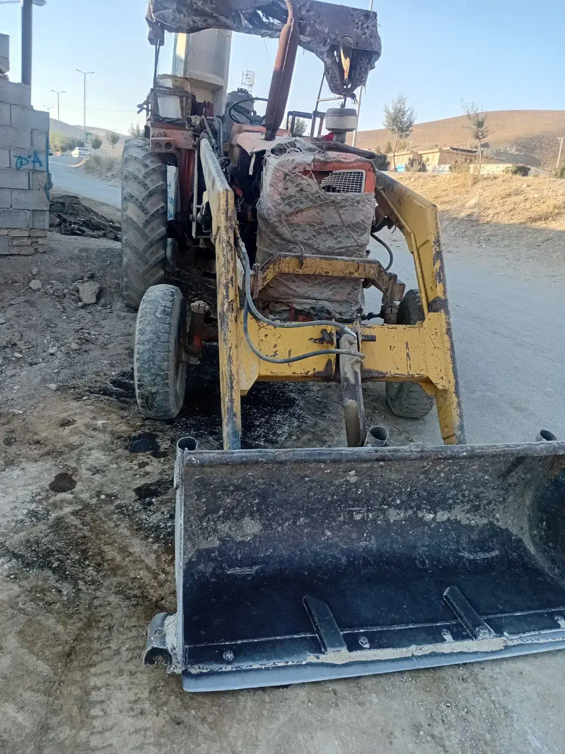 تراکتور|خودرو سنگین|لاران, |دیوار