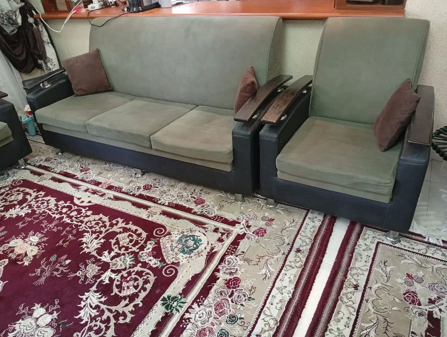 مبل ۷ نفره مقاوم با چوبهای تمام نراد روس|مبلمان خانگی و میز عسلی|آستانه اشرفیه, |دیوار