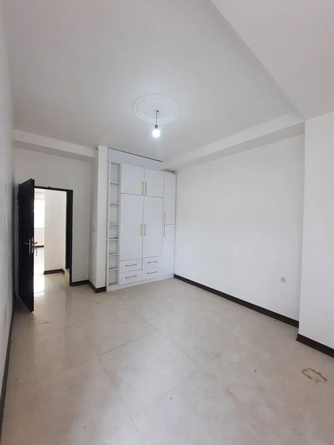 آپارتمان نوسازخیابان یادآوران طبقه اول قیمت مناسب|فروش آپارتمان|فومن, |دیوار