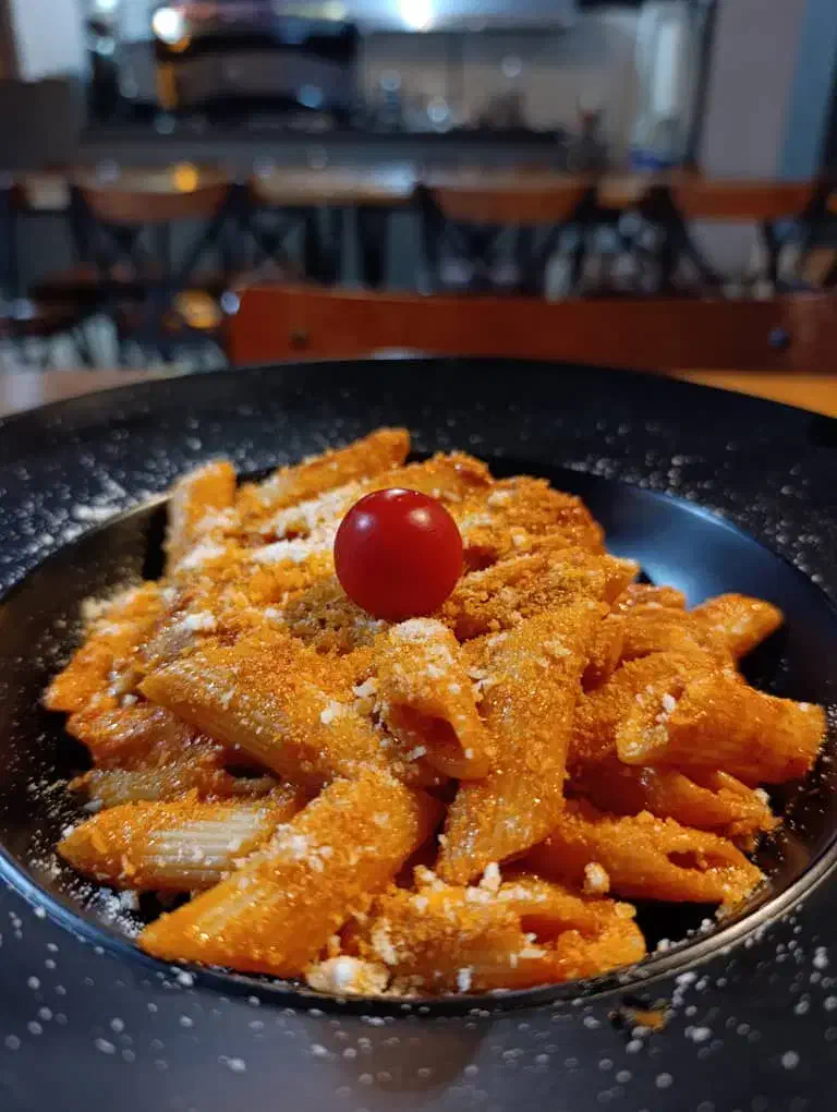 همکاری در بخش های مختلف کافه رستوران|استخدام خدمات فروشگاه و رستوران|بابلسر, |دیوار