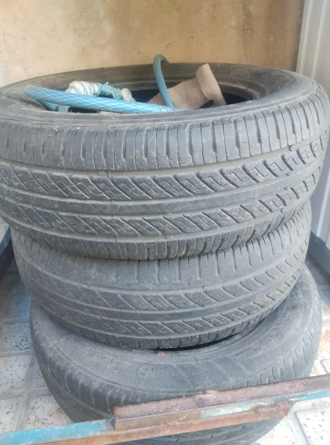 سه عدد لاستیک خودرو|قطعات یدکی و لوازم جانبی|اسلامشهر, شهرک احمدیه|دیوار