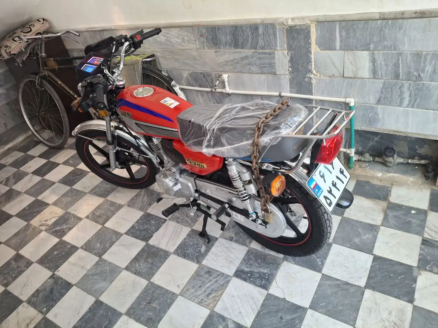 موتور|موتورسیکلت|قم, نیروگاه|دیوار