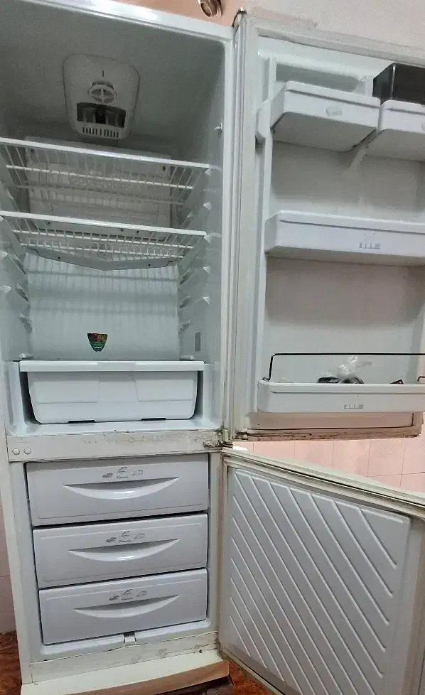 یخچال فریزر۱۴ فوت هیمالیا|یخچال و فریزر|مرودشت, بیست متری بیمارستان|دیوار