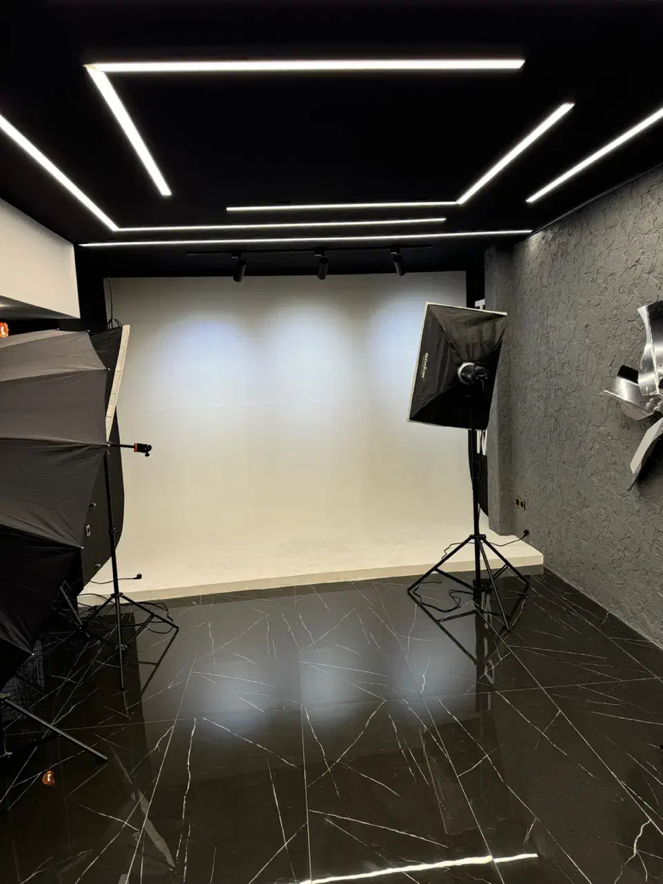 اجاره بک عکاسی|اجارهٔ کوتاه‌مدت دفتر کار و فضای آموزشی|تهران, بهارستان|دیوار