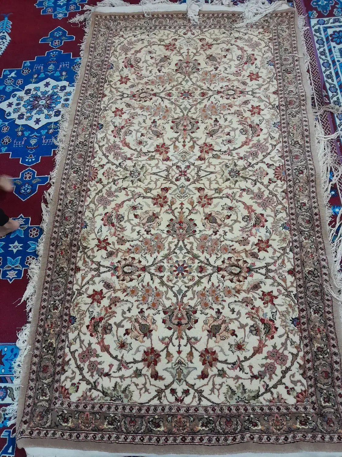 فرش دست بافت  ابریشم بامرینوس|فرش|انگوران, |دیوار