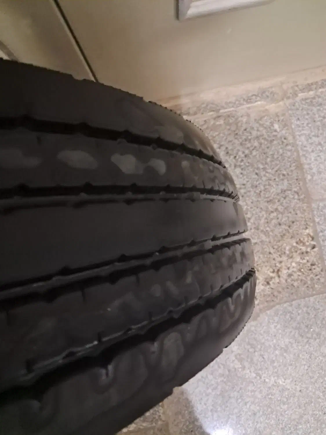 لاستیک نیسان سیمی ۱۶×۷۰۰|قطعات یدکی و لوازم جانبی|هشتگرد, شهرک فرهنگیان|دیوار