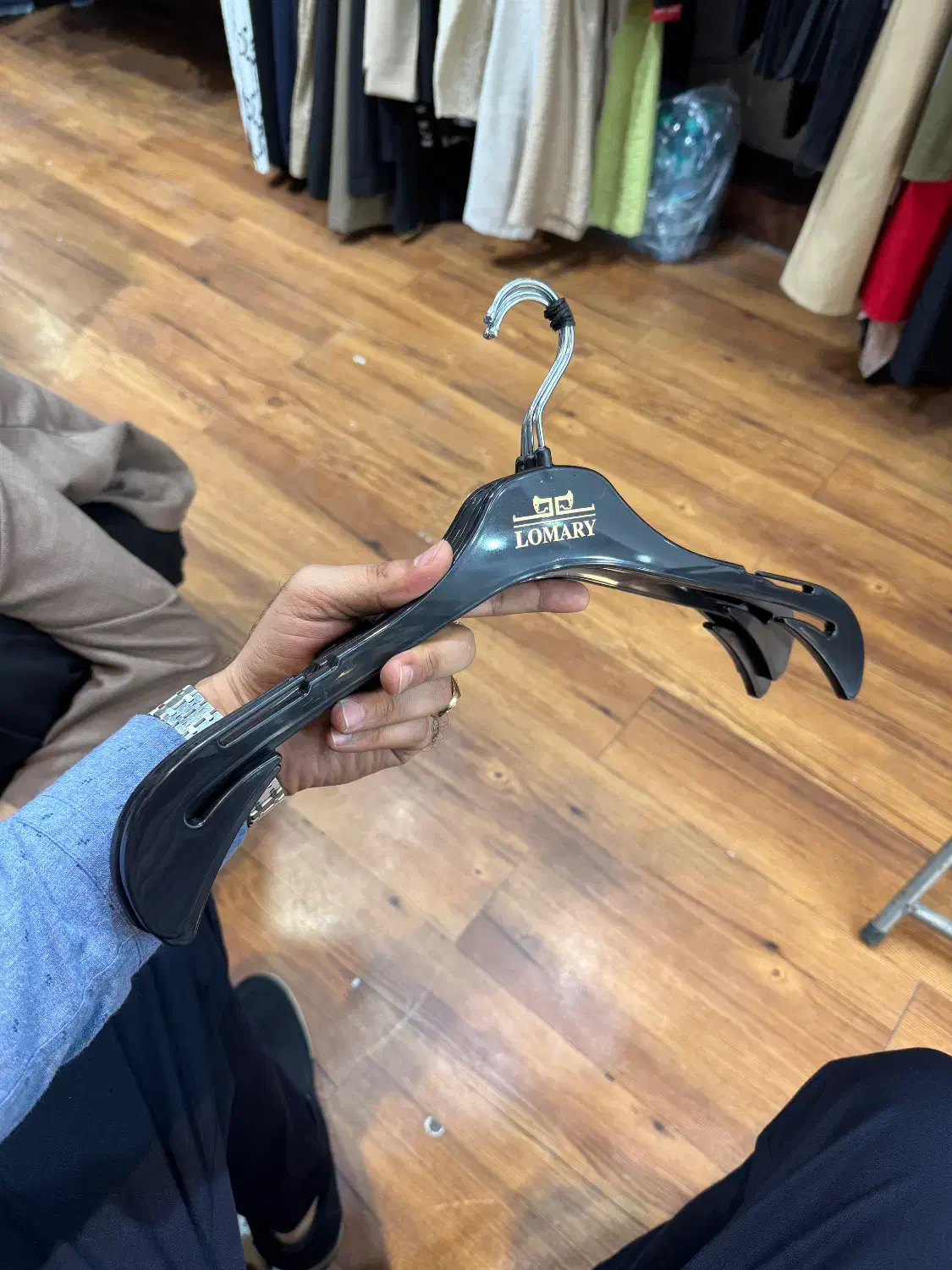 رخت اویز -رگال لباس|بندرخت و رخت‌آویز|بندرعباس, |دیوار