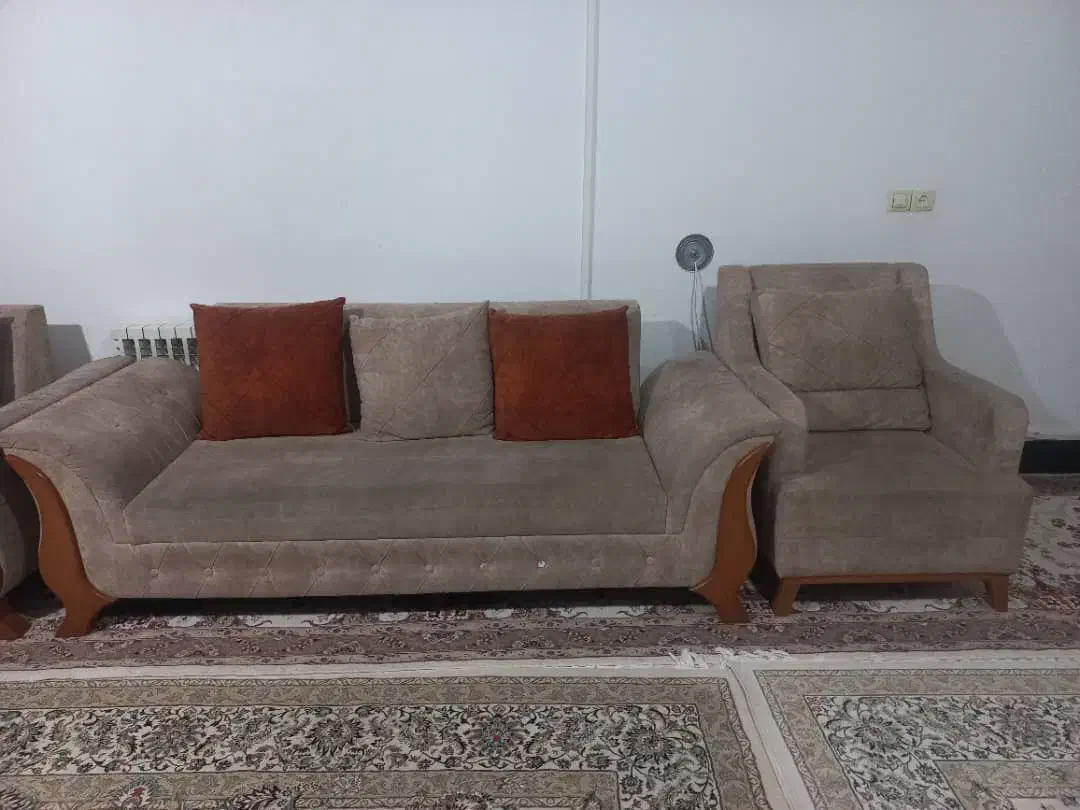 مبل ۱۱ نفره|مبلمان خانگی و میز عسلی|مرودشت, فاز دوم شهرک فرهنگیان|دیوار