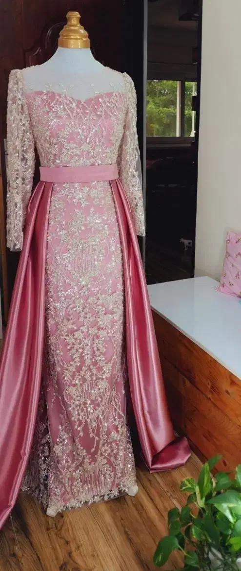 سفارش دوخت پذیرفته میشود|لباس|اندیشه, اندیشه فاز ۱|دیوار