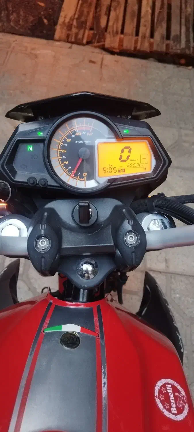 موتور بنلی|موتورسیکلت|شیراز, آبیاری|دیوار