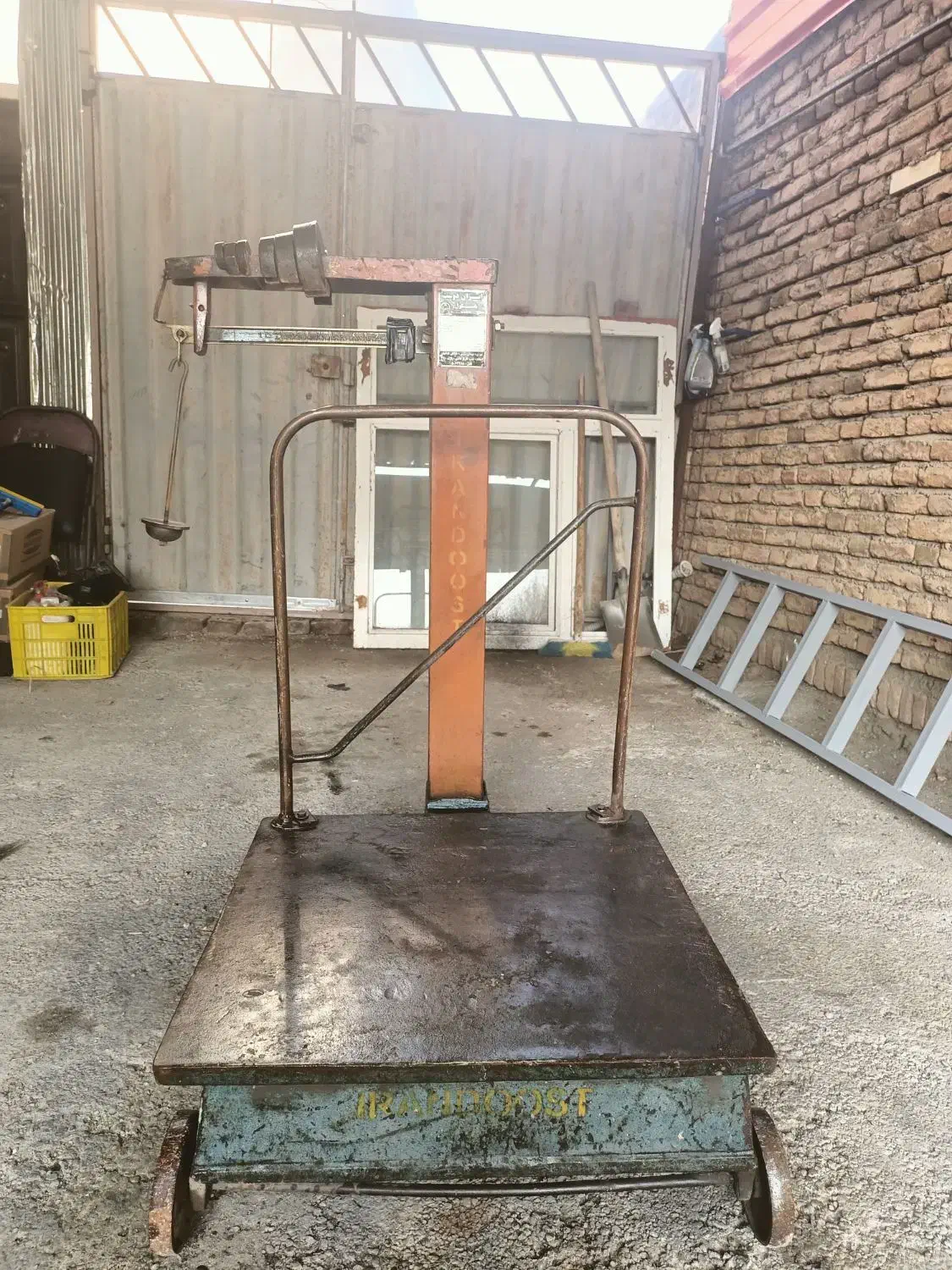 باسکول 500کیلویی و قیچی آلمانی|ابزارآلات|شاهین دژ, |دیوار