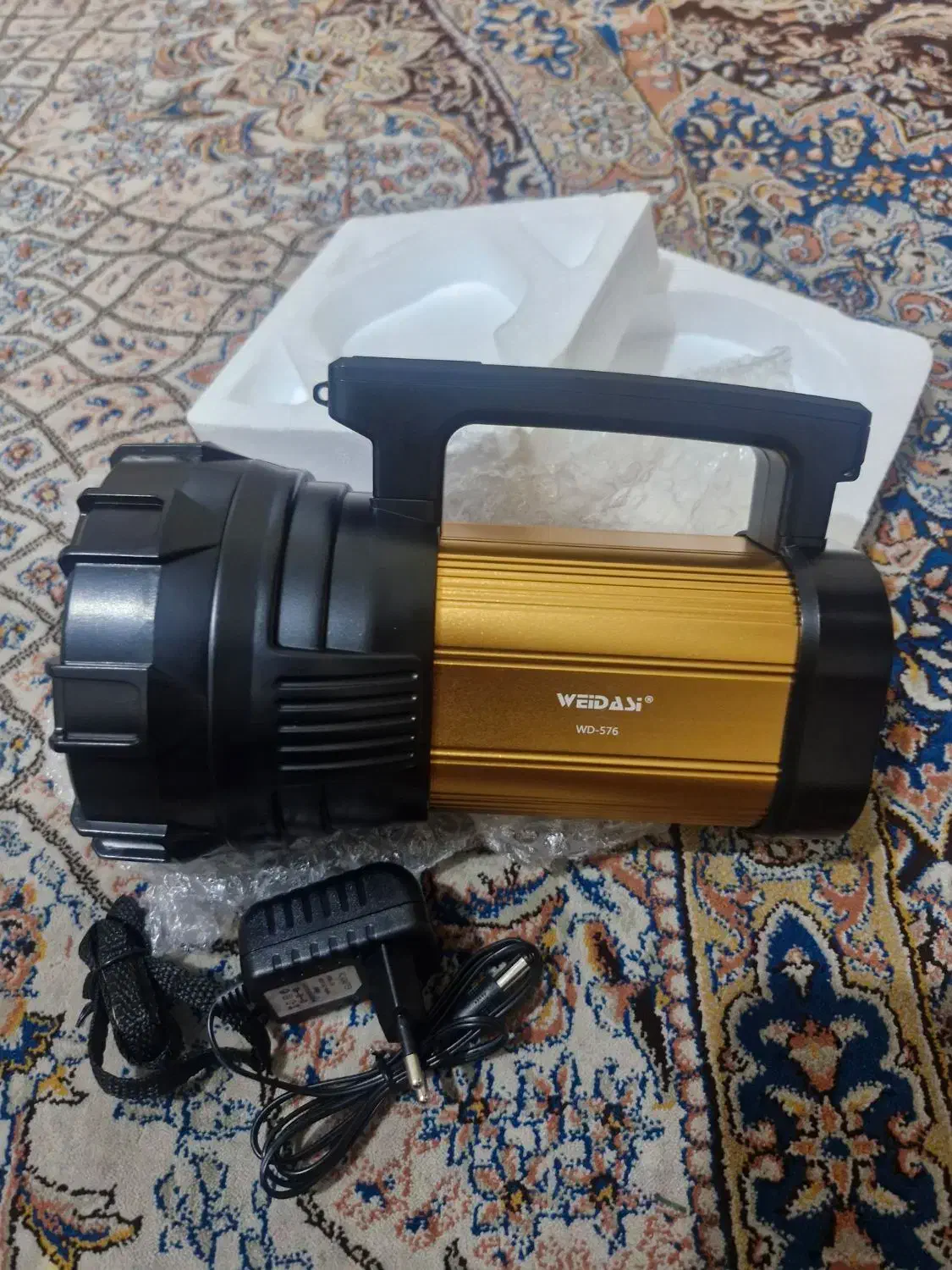 چراغ قوه ویداس|لامپ و چراغ|اندیشه, اندیشه فاز ۱|دیوار