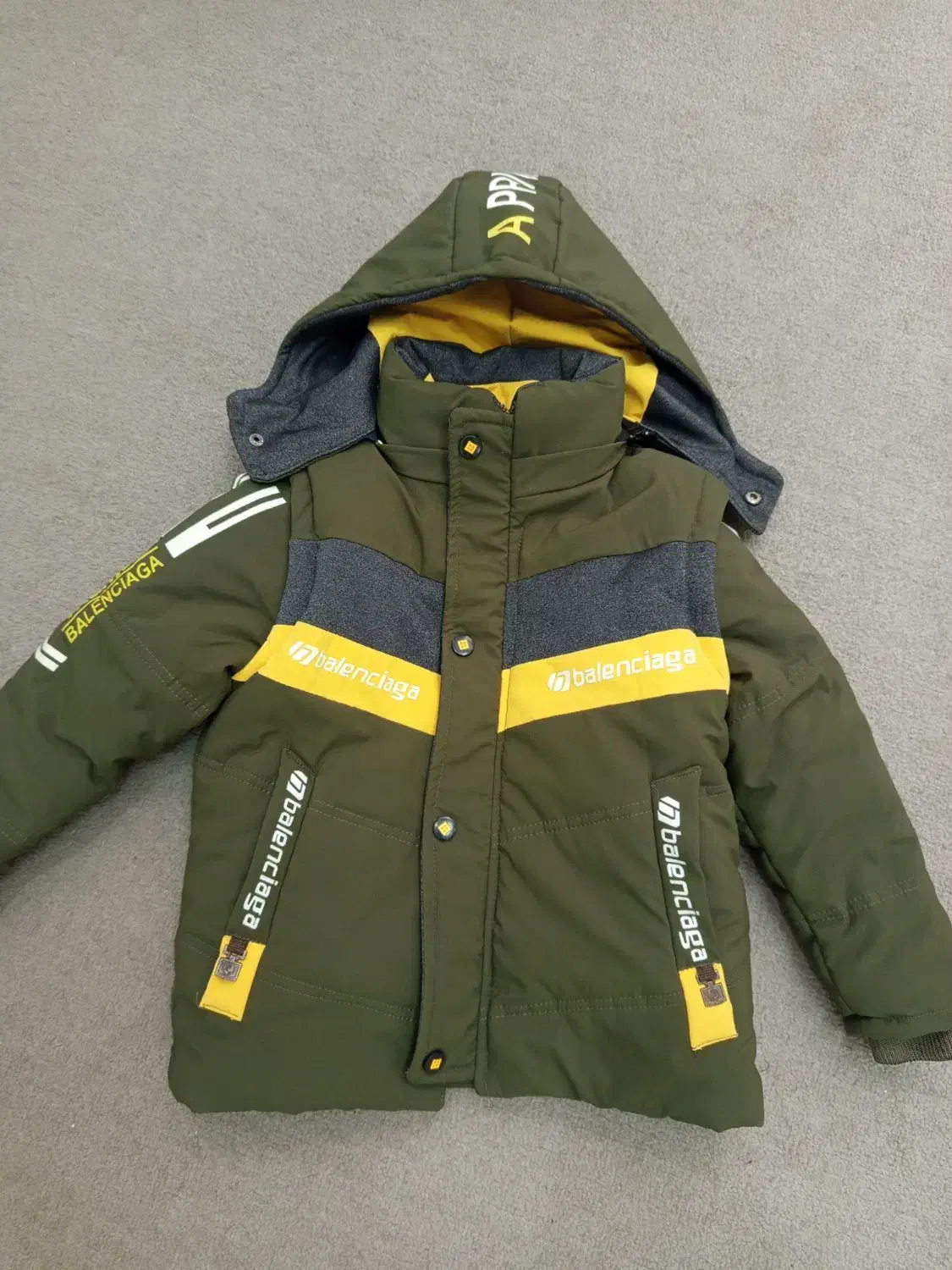 کاپشن بچگانه|کفش و لباس بچه|قم, شهر قائم|دیوار