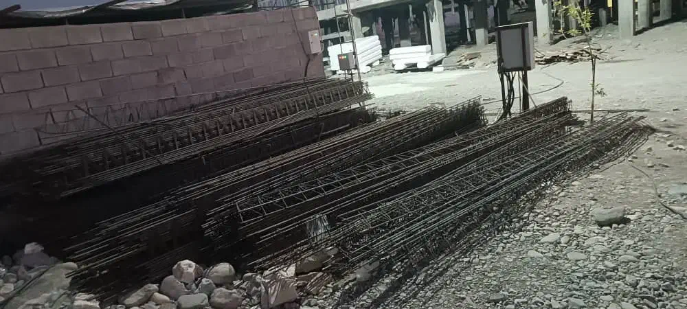 نیازمند کاشیکار و بتن ریز پاشنه تیرچه|استخدام صنعتی، فنی، مهندسی|جیرفت, |دیوار