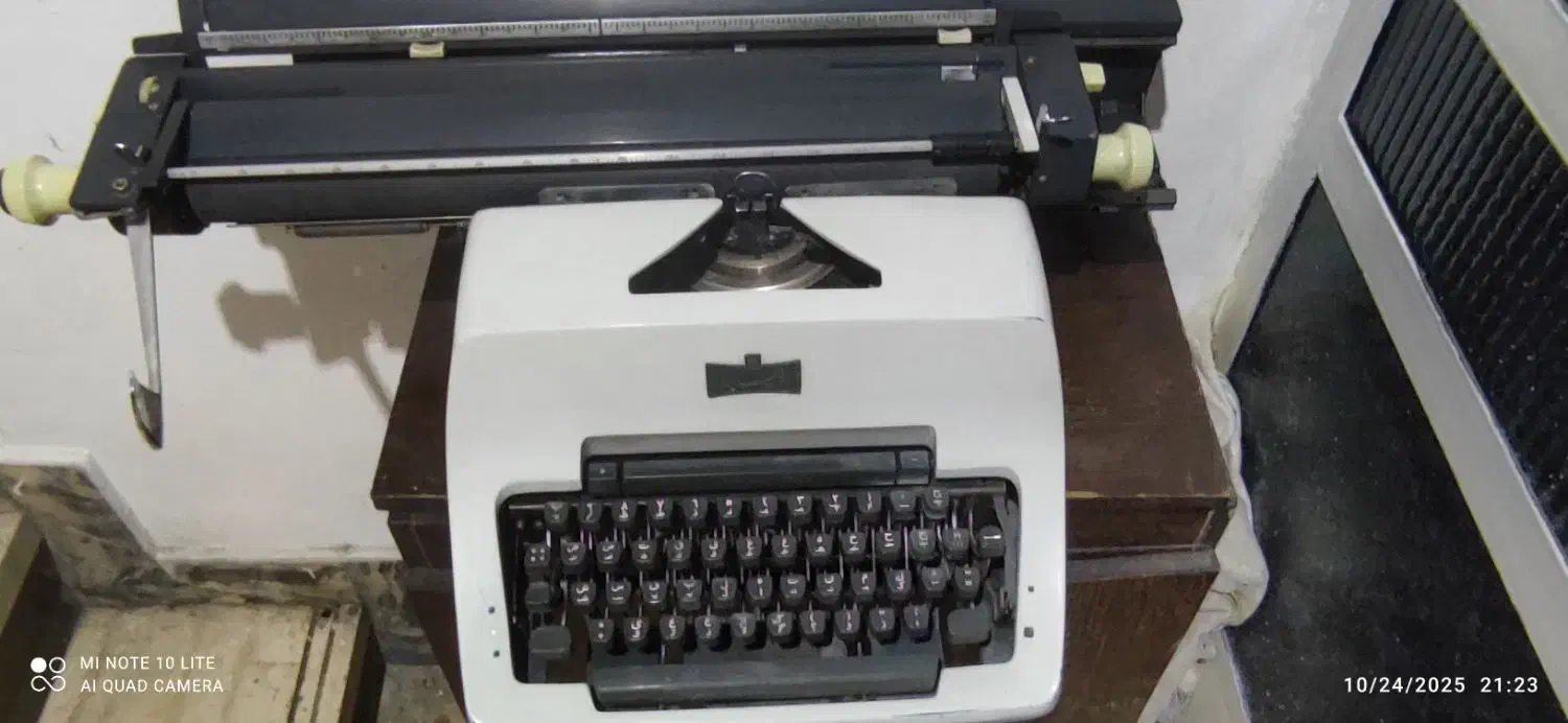 ماشین تحریر المپیا|کلکسیون اشیاء عتیقه|تهران, زرکش|دیوار