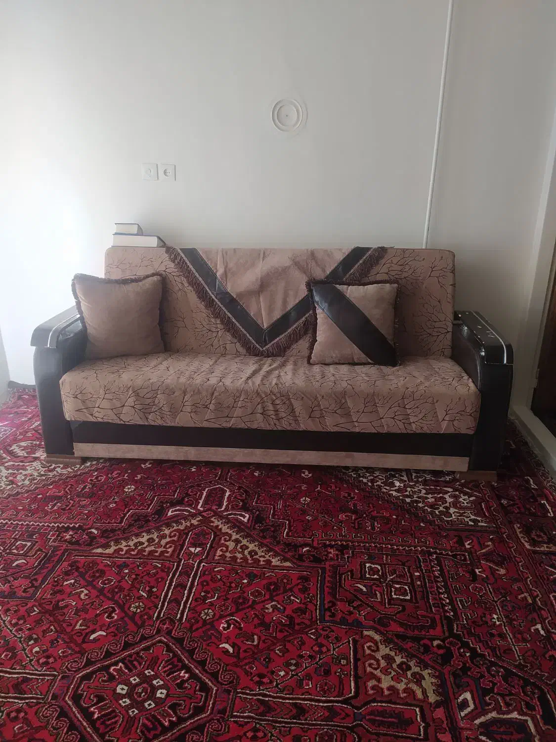 دو عدد مبل راحتی تاشو سه‌نفره ویک عدد تک نفره|مبلمان خانگی و میز عسلی|تبریز, |دیوار