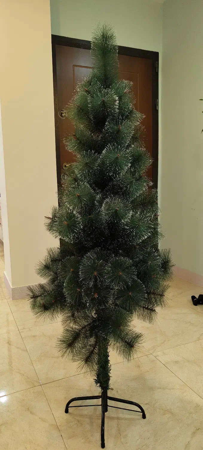 درخت کریسمس 145 سانتی|گل مصنوعی|رشت, بوسار|دیوار
