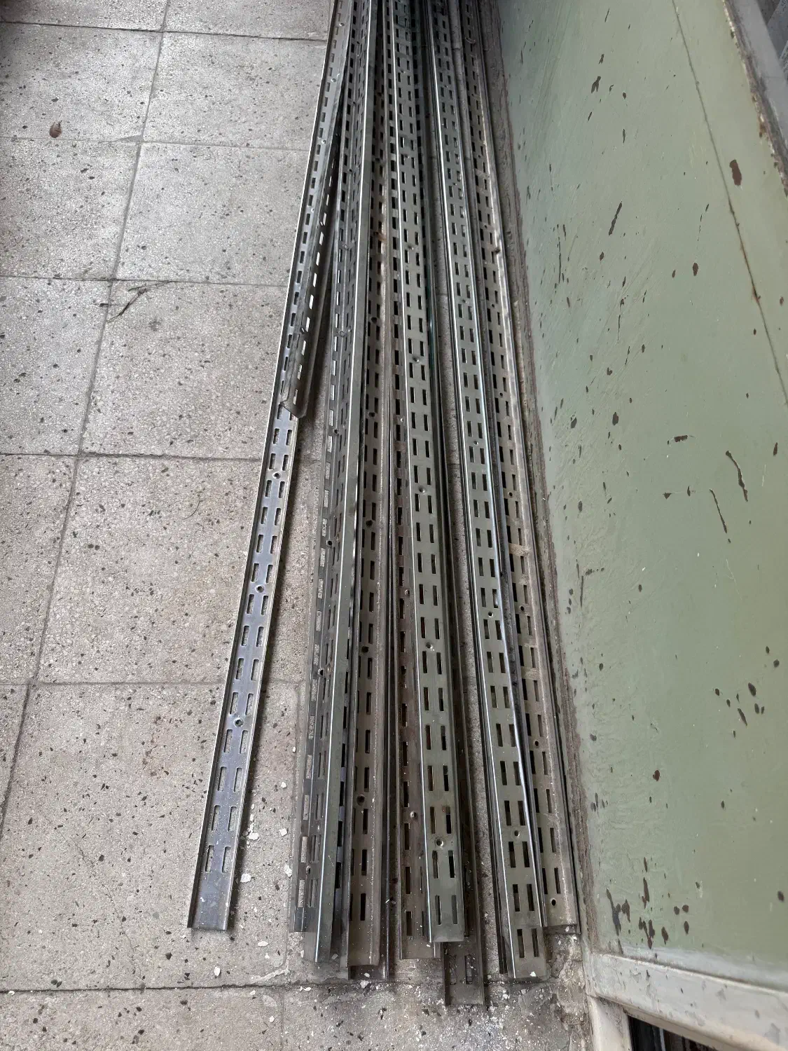 ۱۳شاخه ایستاده۶۴رگال تخت ۷رگال گره ای ۵۰چوب کار|فروشگاه و مغازه|تهران, شوش (باغ آذری)|دیوار