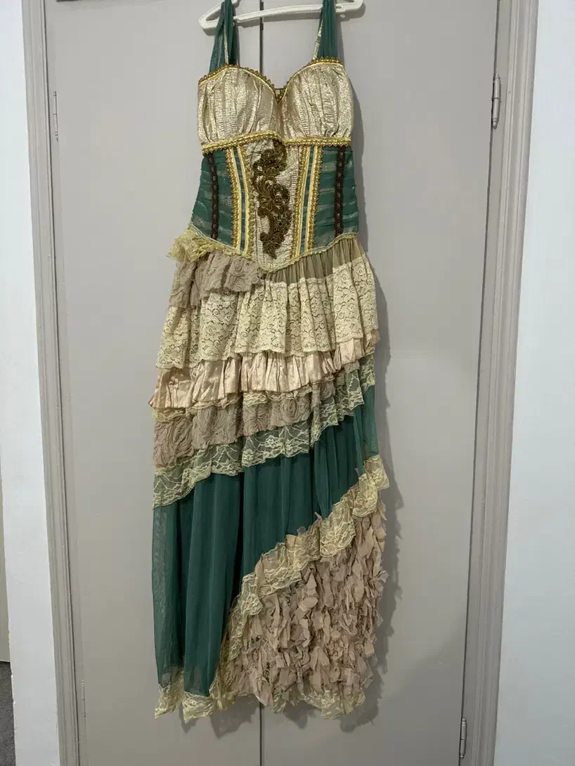 مجلسی|لباس|تهران, آرارات|دیوار