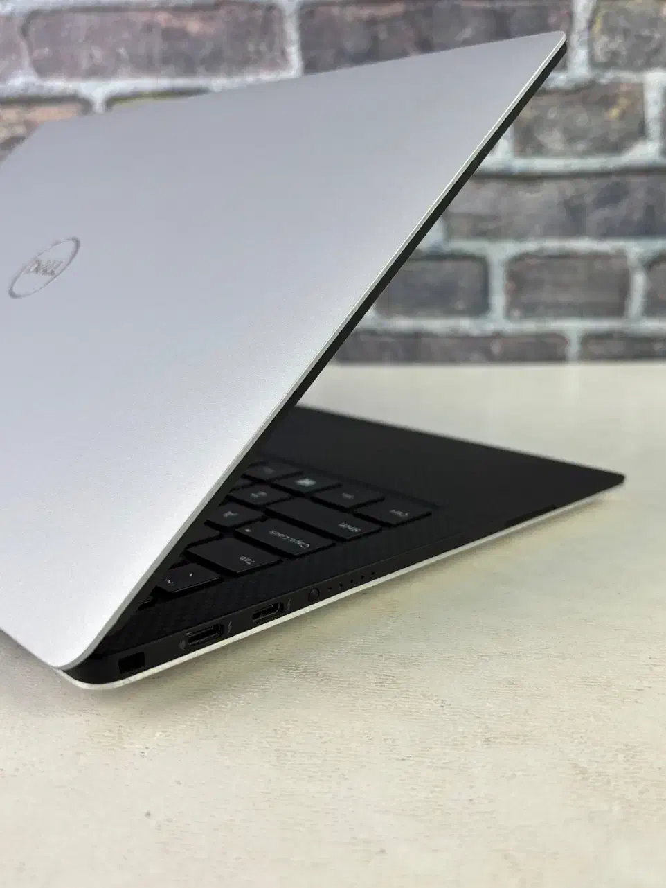 لپتاپ Dell xps/باریک و سبک/پردازندهi5 نسل ۸/تمیز|رایانه همراه|تهران, میدان ولیعصر|دیوار