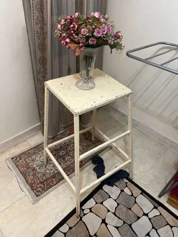 چهار پایه|صندلی و نیمکت|کرج, گلشهر|دیوار