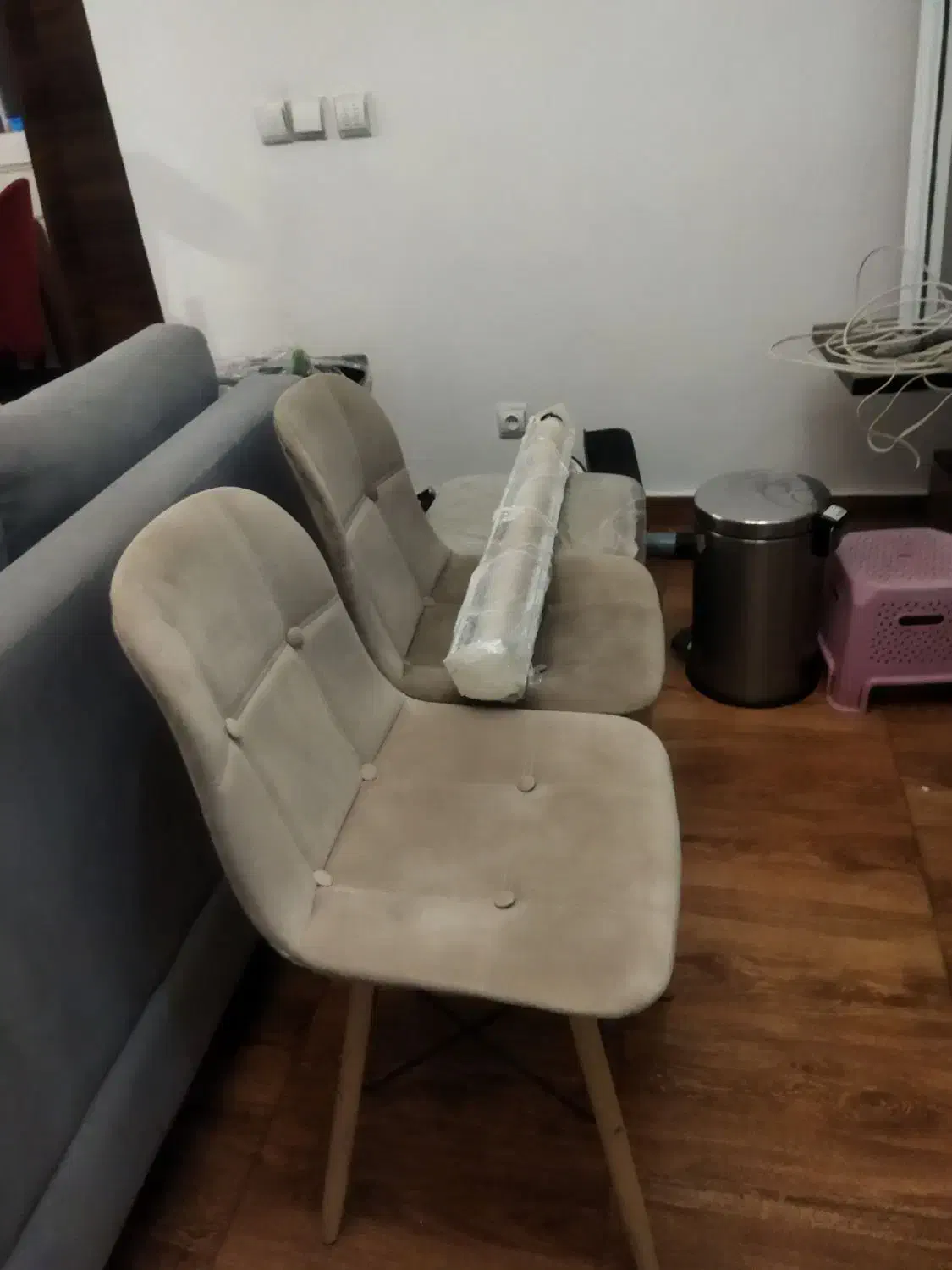 صندلی|صندلی و نیمکت|بندر انزلی, نیمه شعبان|دیوار