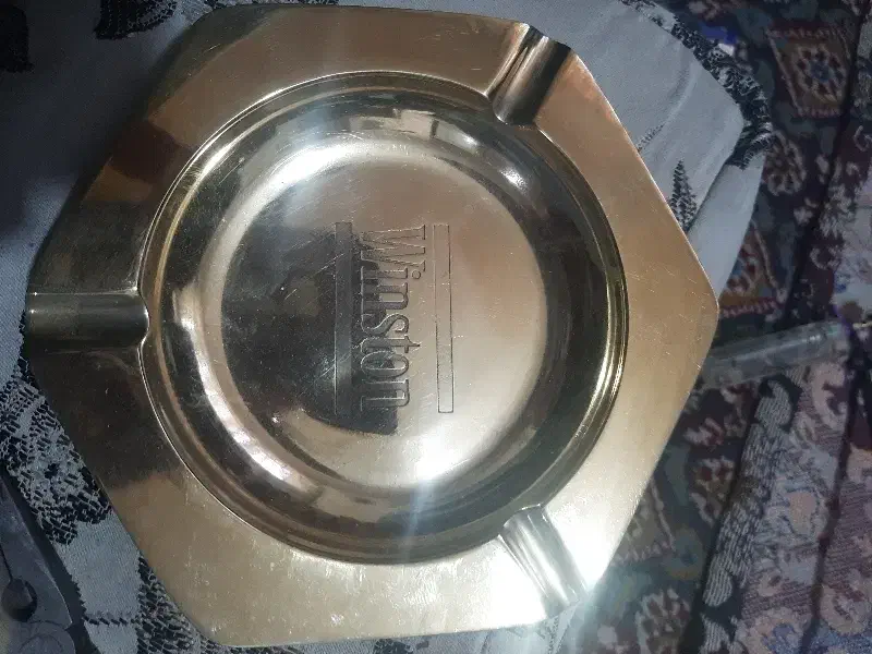 زیر سیگاری|کلکسیون اشیاء عتیقه|چهارباغ, |دیوار