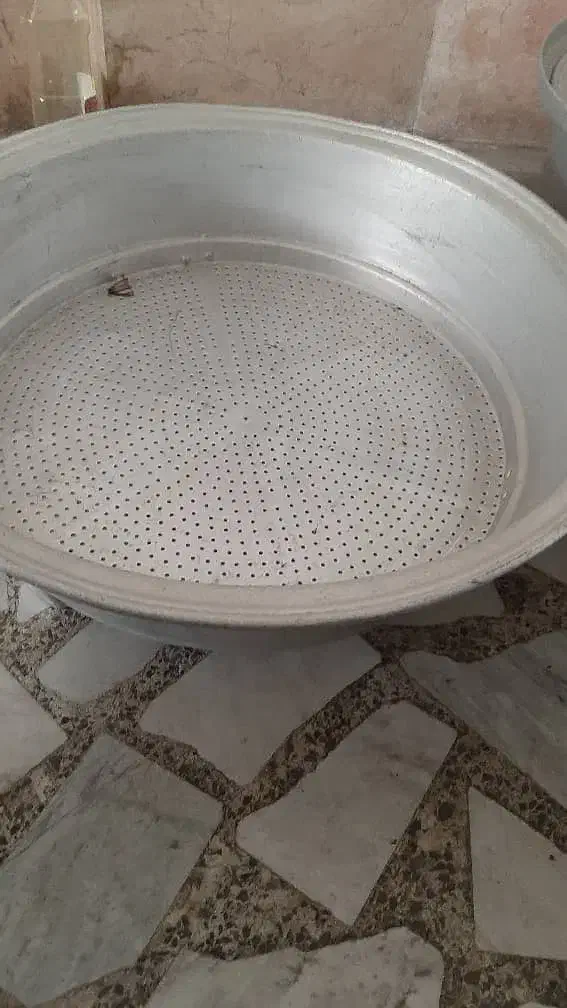 دیگ رویی|ظروف پخت‌وپز|رشت, لاکان|دیوار