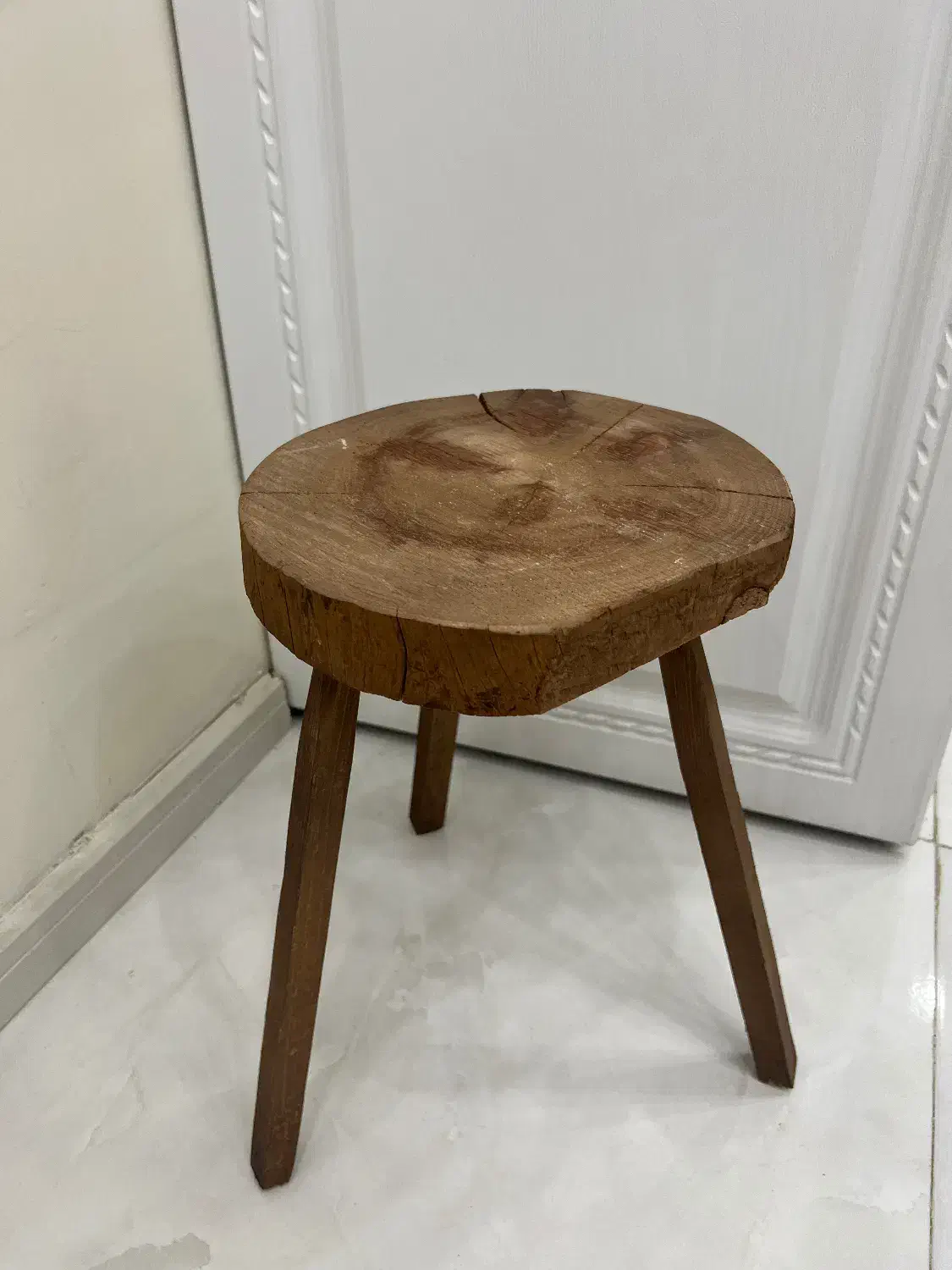 پایه ی چوب تنه درخت|صنایع دستی و سایر لوازم تزئینی|تهران, چهارصد دستگاه|دیوار