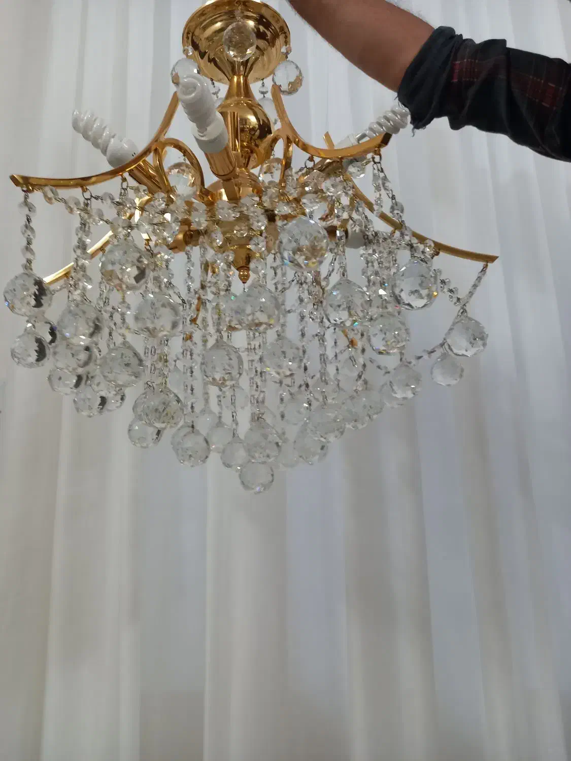 لوستر|لوستر و چراغ آویز|نیشابور, بزرگمهر|دیوار