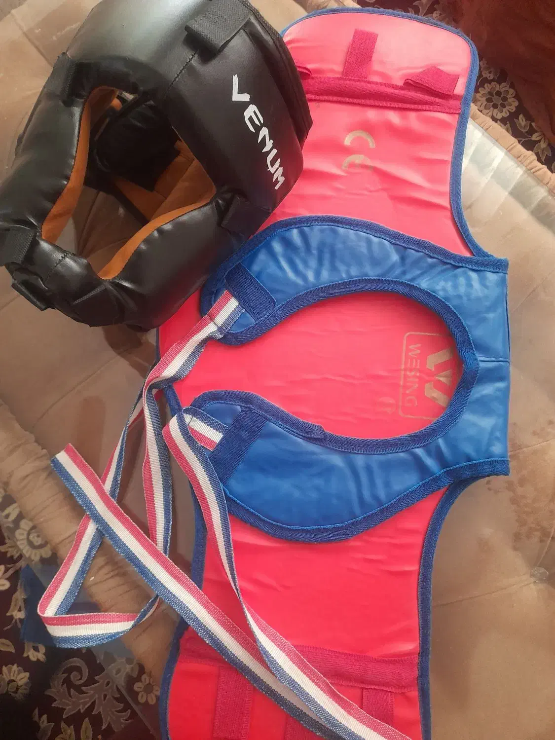 کلاه و هوگو ووشو|تجهیزات ورزشی|آبدانان, |دیوار