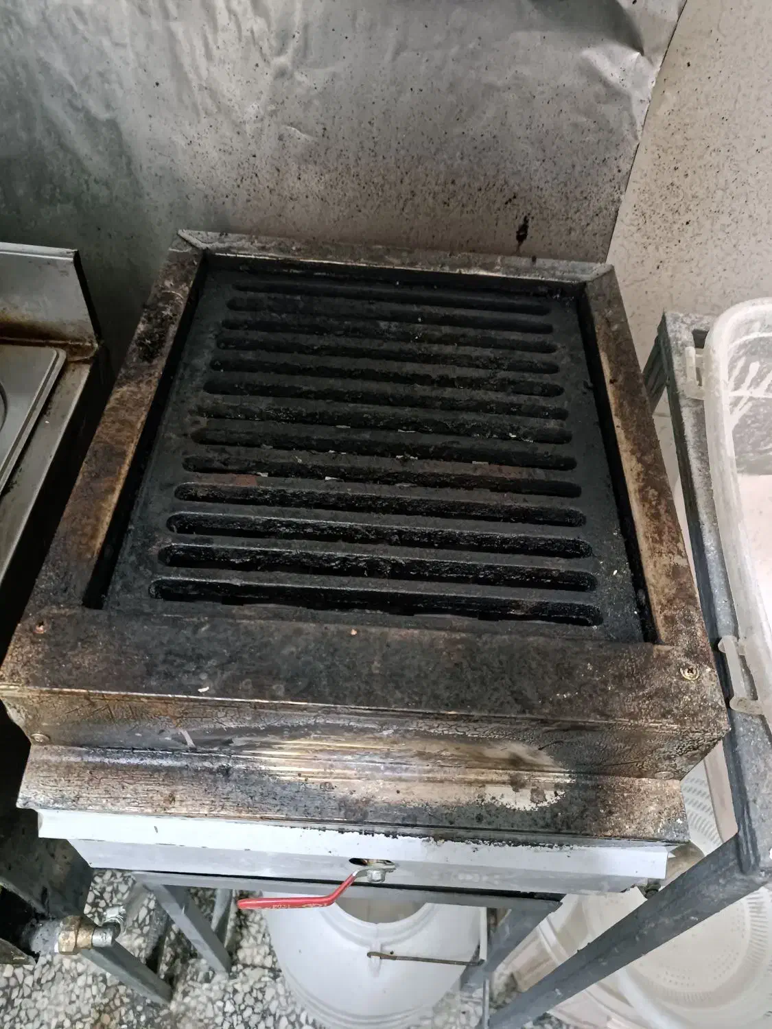 گریل دست دو|ظروف پخت‌وپز|کیاشهر, |دیوار