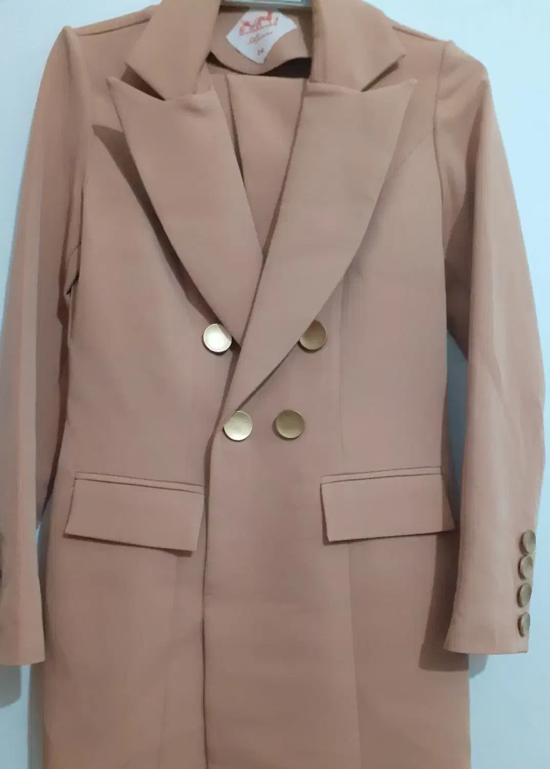 کت‌و شلوار|لباس|میناب, |دیوار