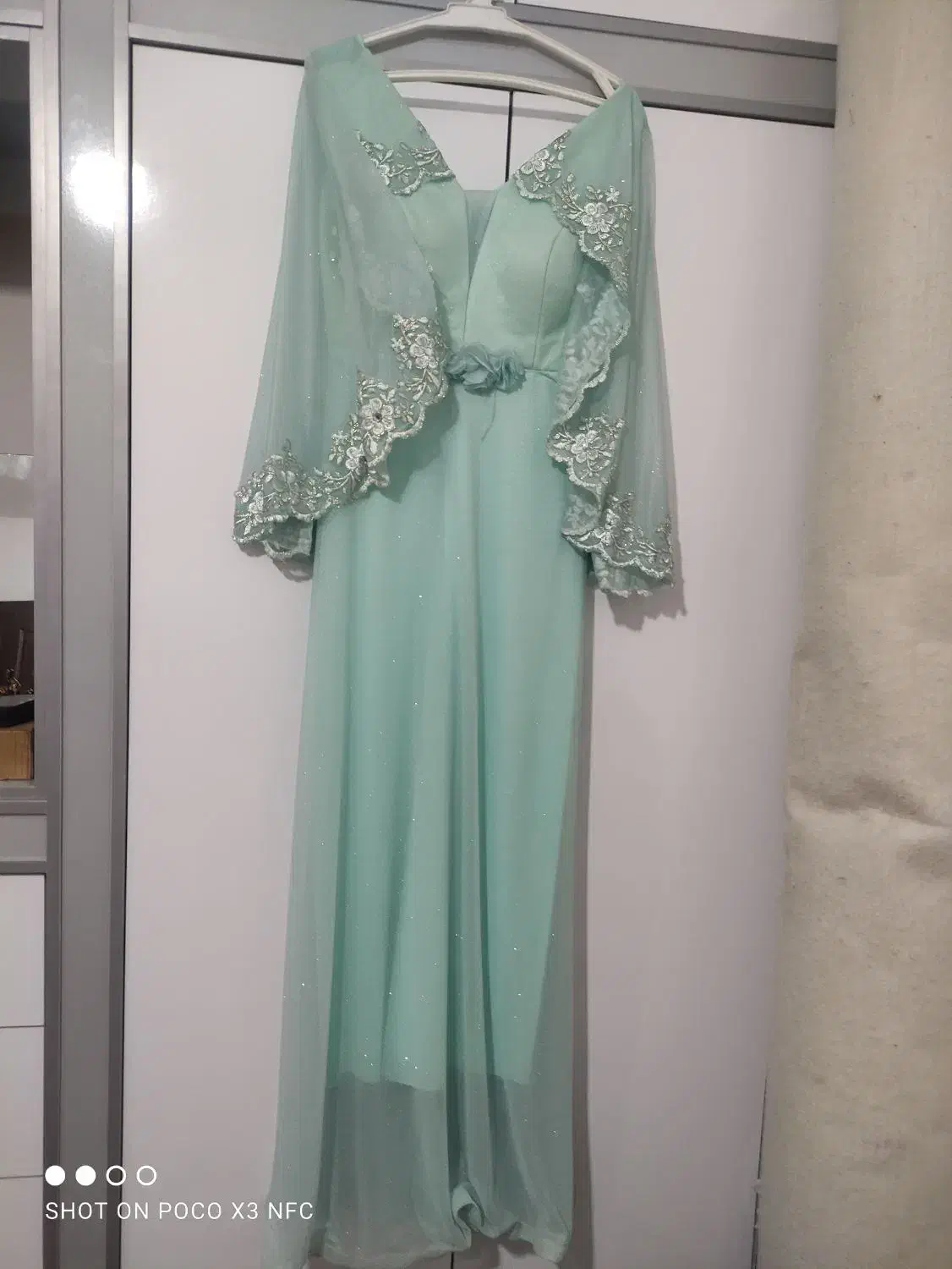 لباس مجلسی|لباس|گلبهار, شهر جدید گلبهار|دیوار