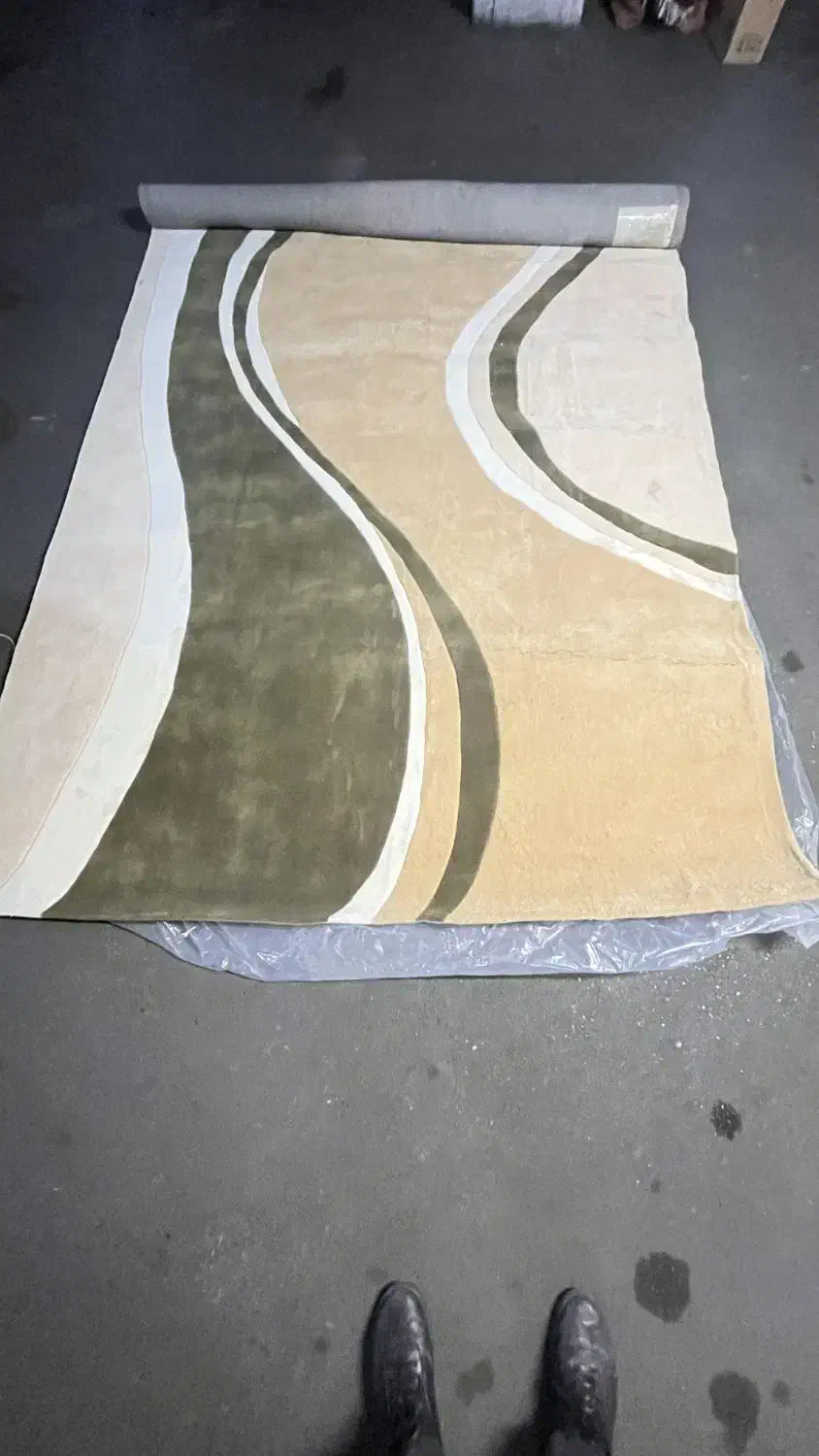 فرش فانتزی|فرش|ری, علایین|دیوار