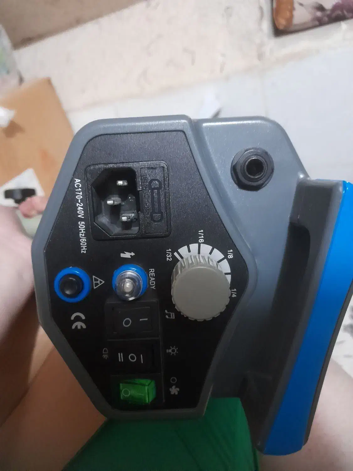 فلاش استودیویی مناسب برای شروع کار عکاسی|دوربین عکاسی و فیلمبرداری|یزد, |دیوار