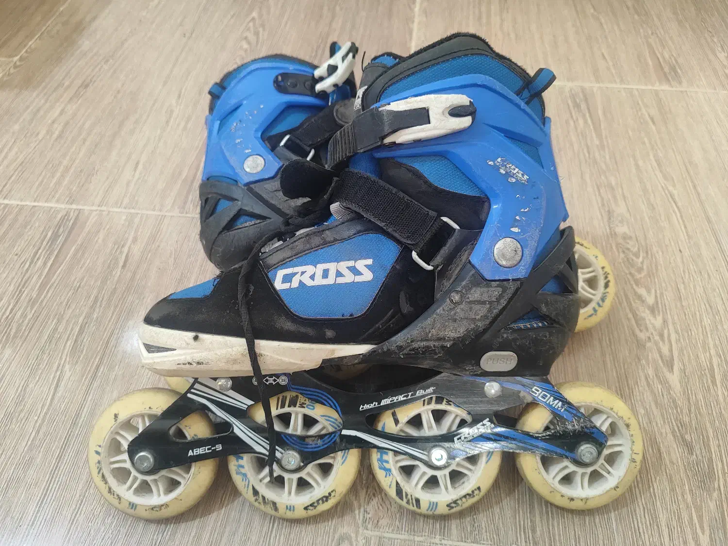 کفش اسکیت|دوچرخه، اسکیت، اسکوتر|سبزوار, ولیعصر (نجار آباد)|دیوار