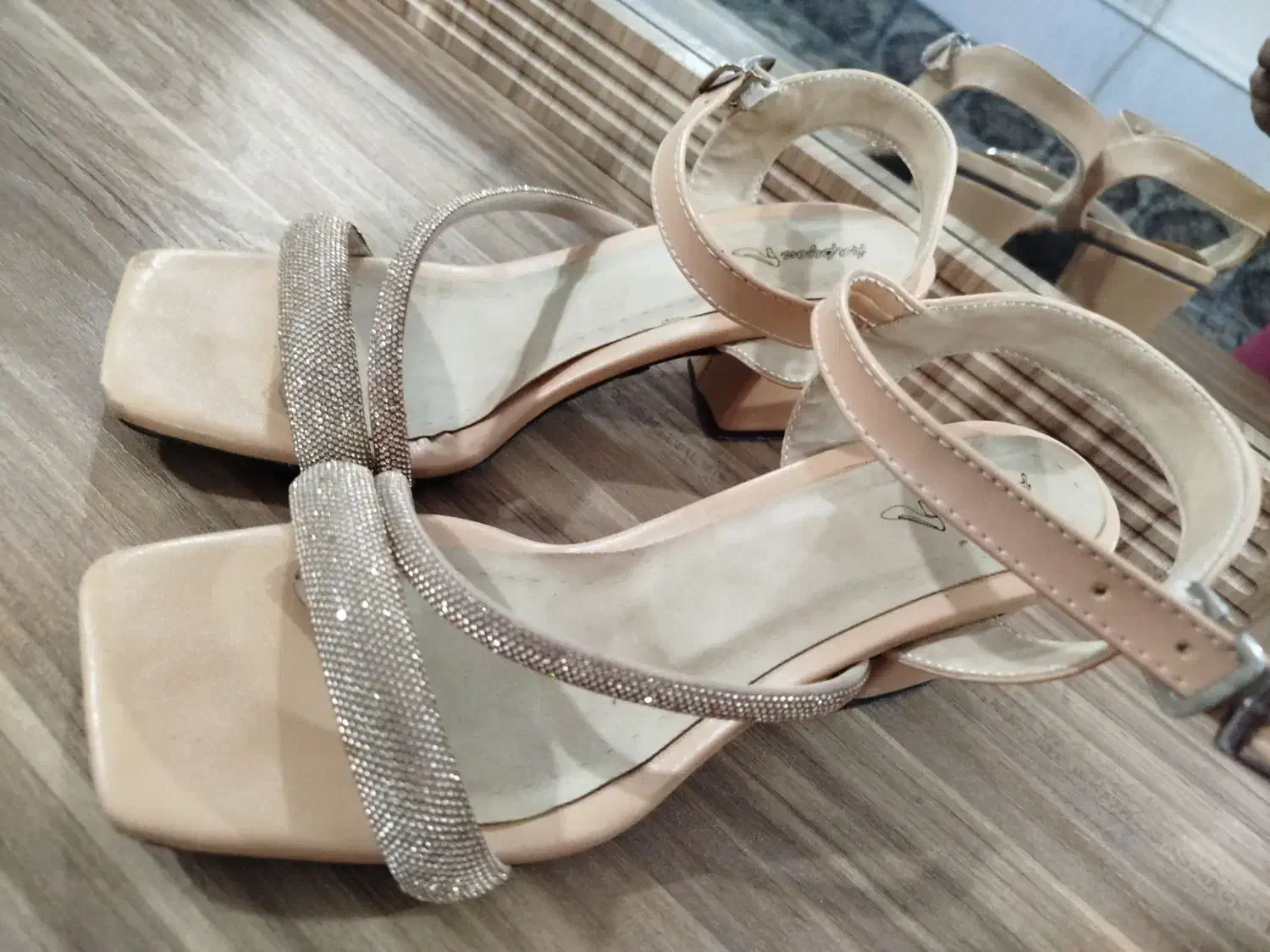 کفش مجلسی|کیف، کفش، کمربند|اهواز, شهرک رزمندگان|دیوار