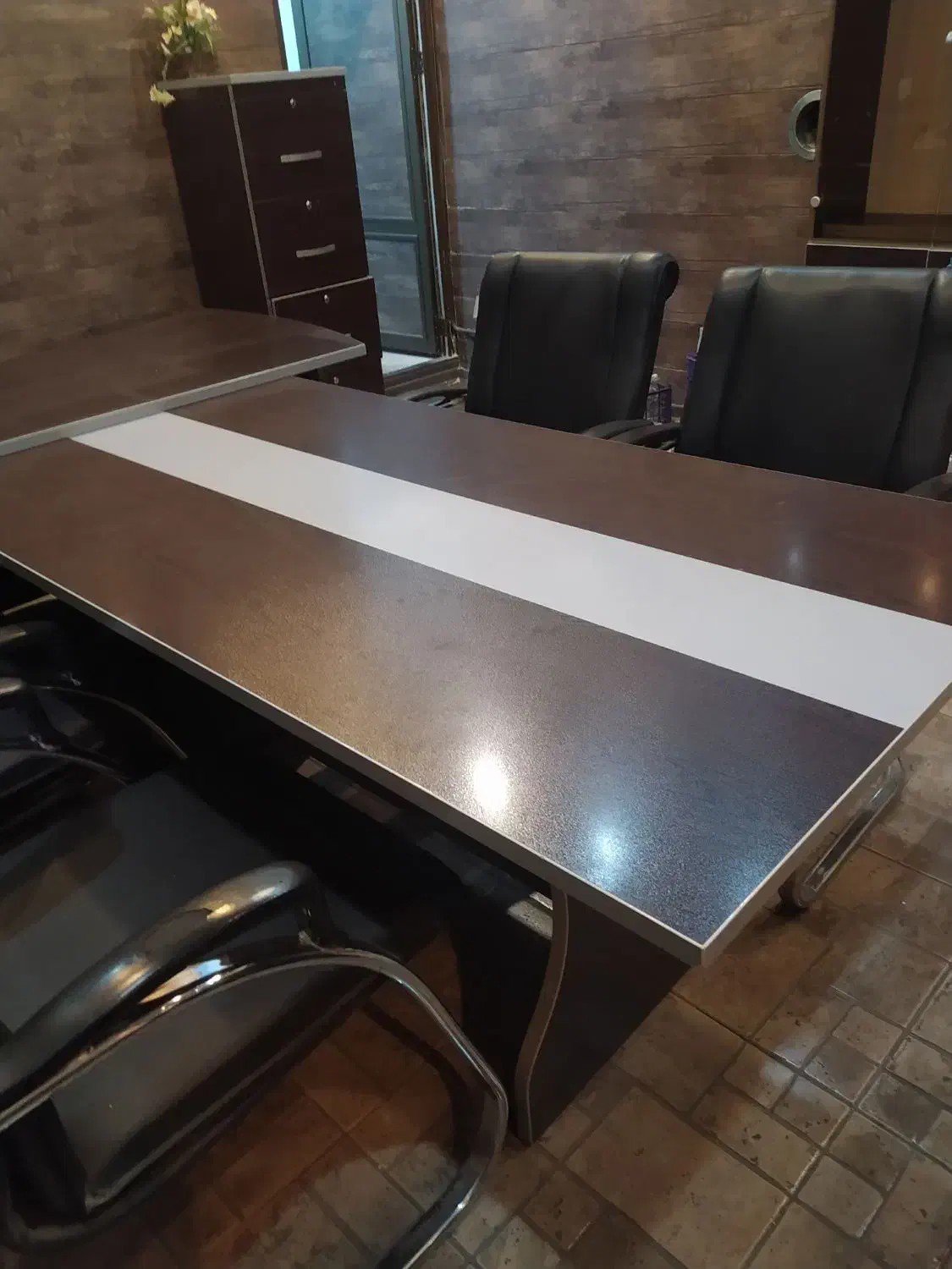 فروش میز ریاست ومیز کنفرانس به همراه صندلی|مبلمان اداری|مرند, |دیوار