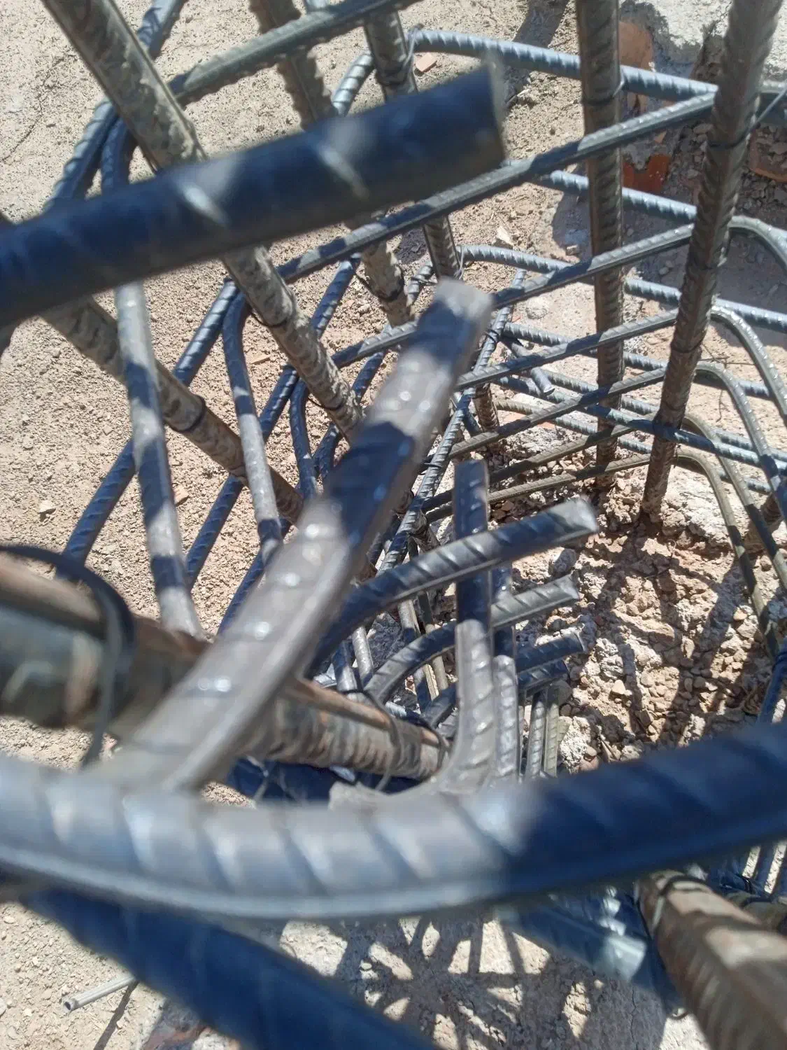 نیازمند نیرو ارماتور بندی|استخدام معماری، عمران و ساختمانی|زرند, |دیوار