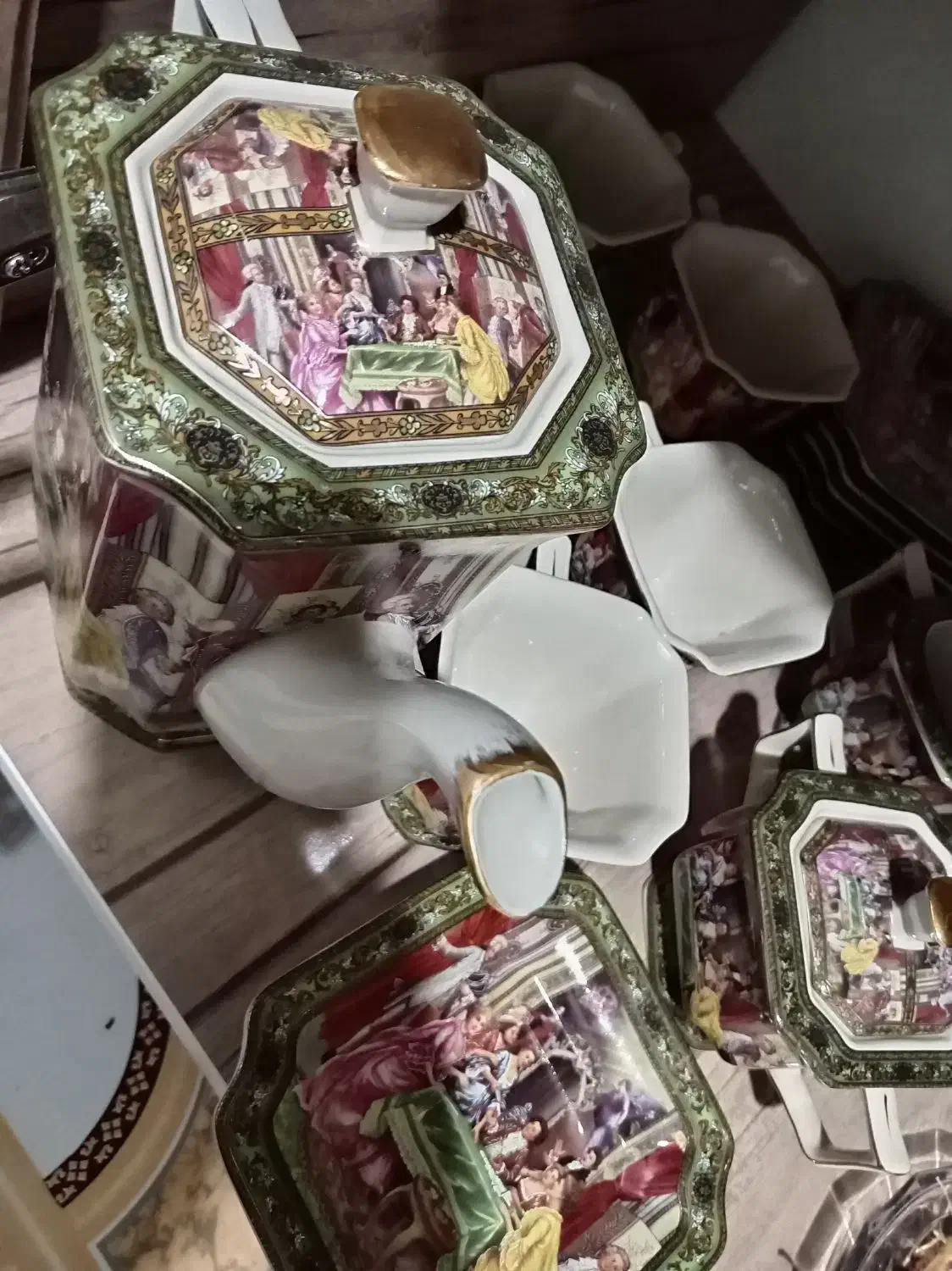 ناپولی|ظروف سرو و پذیرایی|تیکمه داش, |دیوار